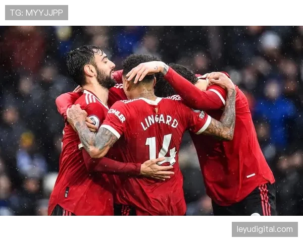 利兹联客场2-1战胜曼联，队史首次在英超客场击败红魔